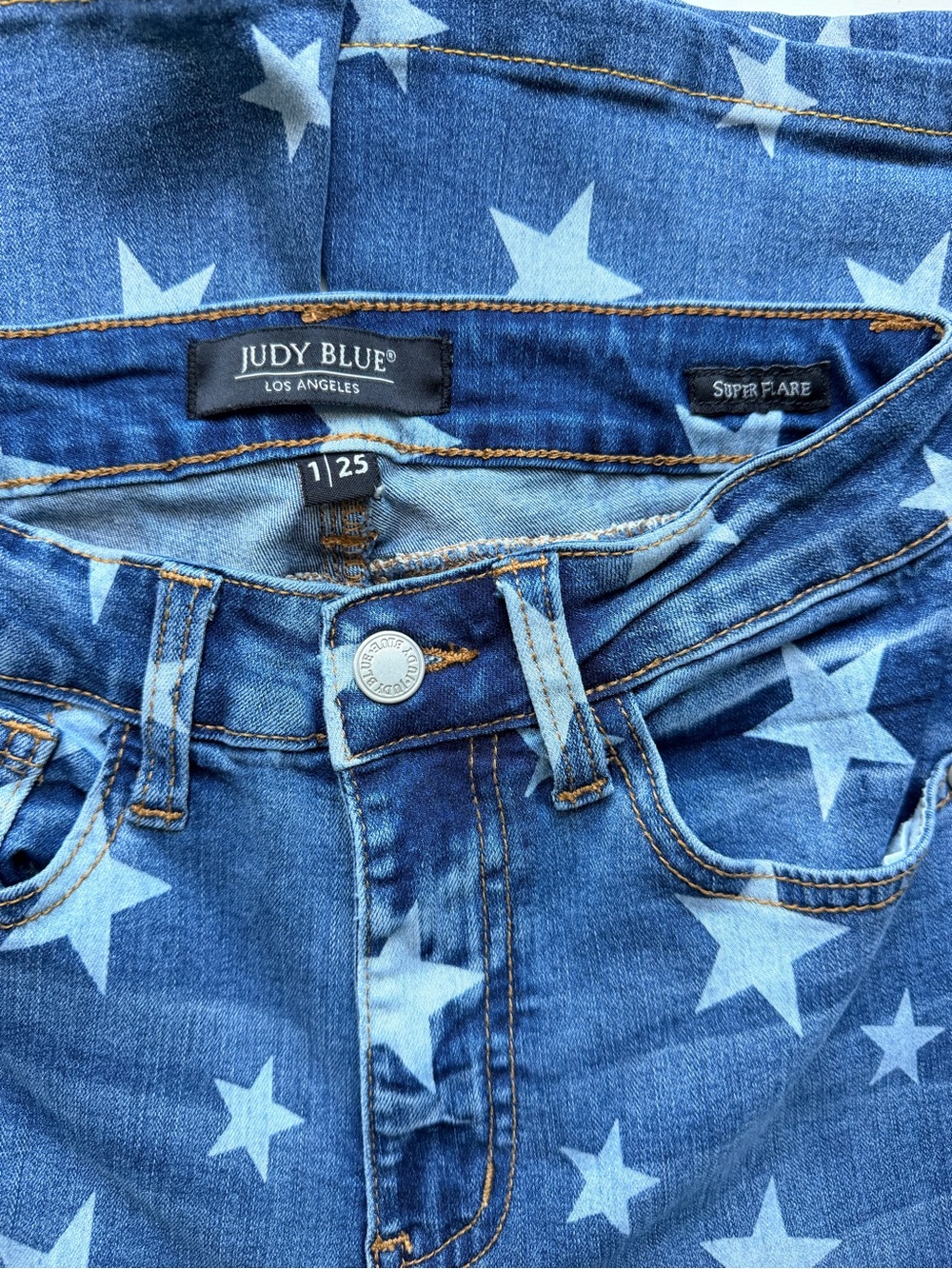 Judy Blue super flare hi-rise star print denim jeans size 1/25 hemmed - Picture 2 of 6